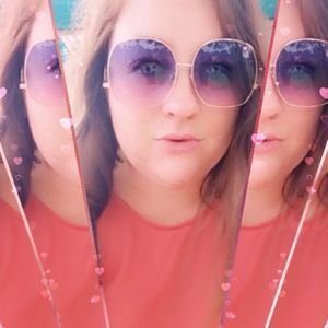 Meet your Posher, Brenda